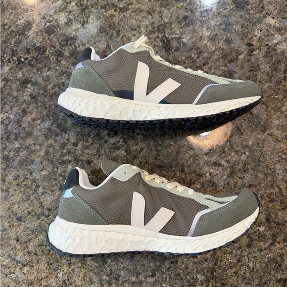 VEJA CONDOR ROYALE ALVEOMESH RUNNING SHOES - Picture 8 of 12